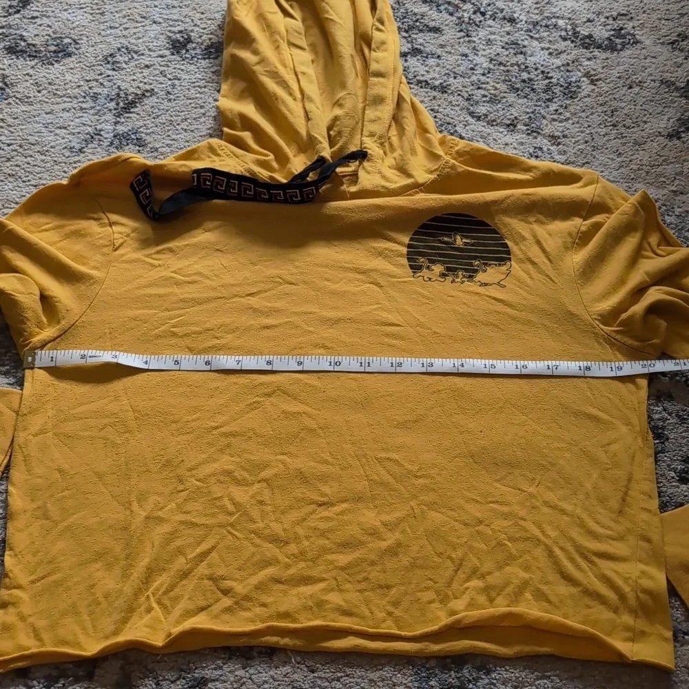 Disney The Lion King Hood Crop long sleeve shirt yellow hakuna matata - Picture 4 of 5